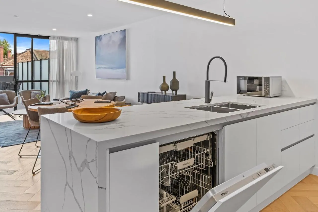 Upscale Urban Designer With Large Terrace In Cbd Daire Hobart Avustralya