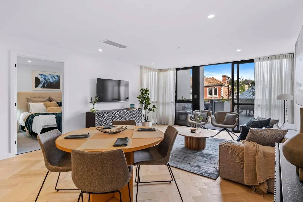 Upscale Urban Designer With Large Terrace In Cbd Daire Hobart Avustralya