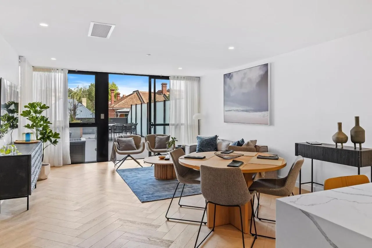 Upscale Urban Designer With Large Terrace In Cbd Daire Hobart